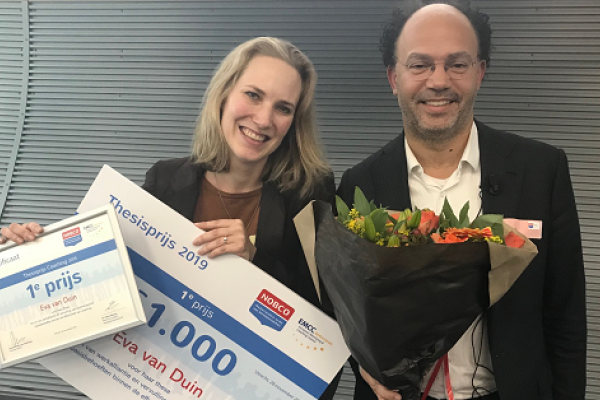 Eva van Duin wint de NOBCO Thesisprijs 2019