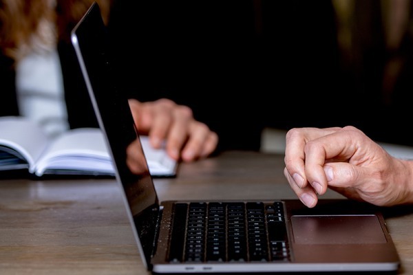 Lid worden van een vaksectie regel je nu makkelijk online